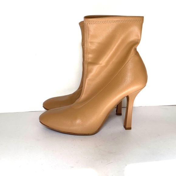 Casadei ankle beige booties 38.5 - Picture 3 of 16